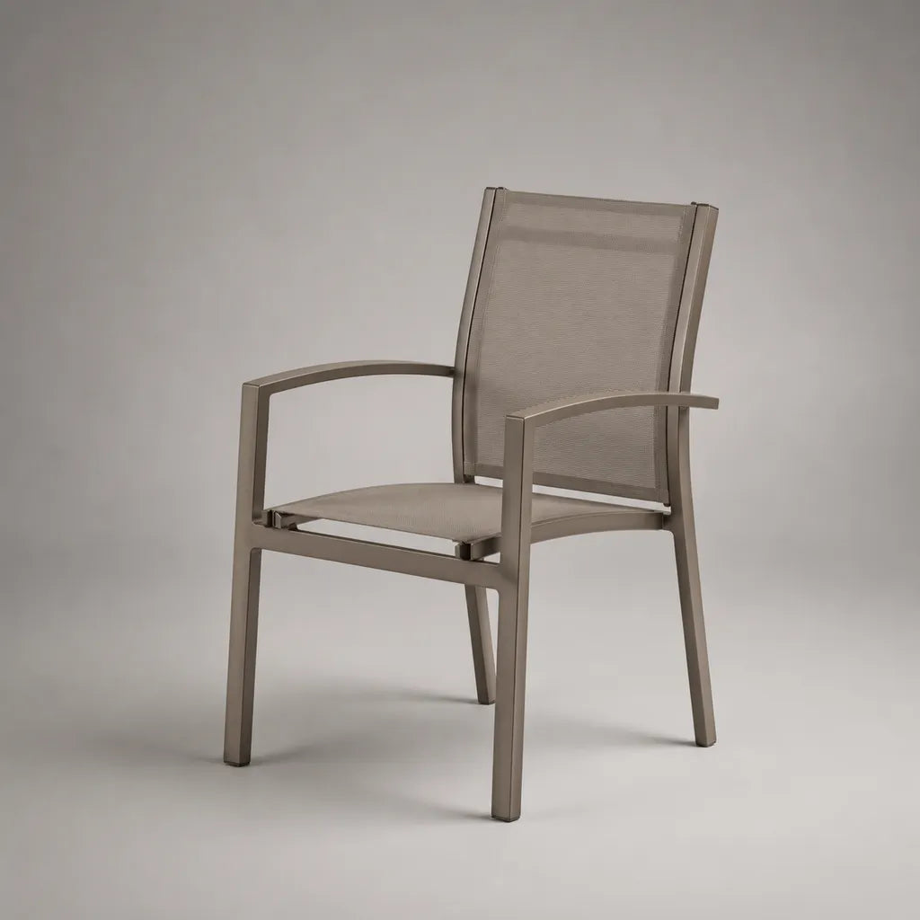 Gartenstuhl mit Armlehnen aus Aluminium und PVC-beschichtetem Polyestergewebe, Taupe, 57 × 64 × 90 cm